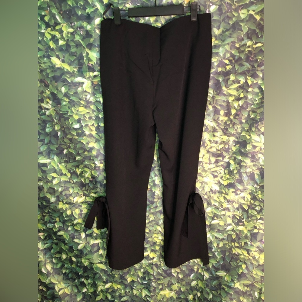 Elegant Black Women's Pants with Bow Detail - Picture 13 of 13